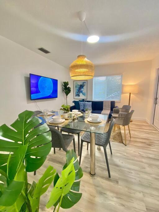 Beautiful & Relax Family House 2/1- Free Parking Villa Miami Exteriör bild