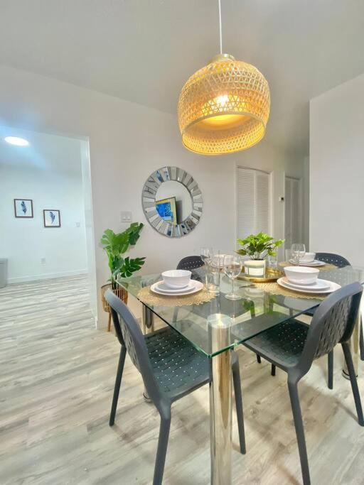 Beautiful & Relax Family House 2/1- Free Parking Villa Miami Exteriör bild