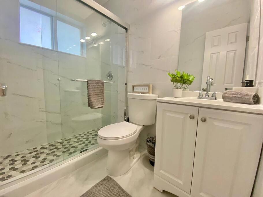 Beautiful & Relax Family House 2/1- Free Parking Villa Miami Exteriör bild